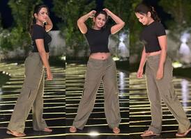 చేతులు పైకెత్తి నెలవంక నడుము చూపెడుతూ అరియనా టెంప్టింగ్ పోజ్... ఎంత చూపిస్తే అంత ఫేమస్ అంటూ!
