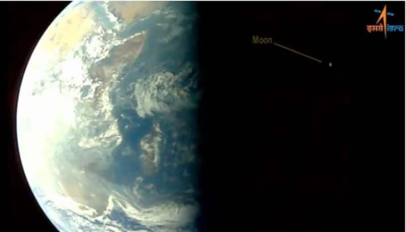 Aditya L1 takes selfie one its way and clicked latest pictures of earth and moon ISRO releases new images afe