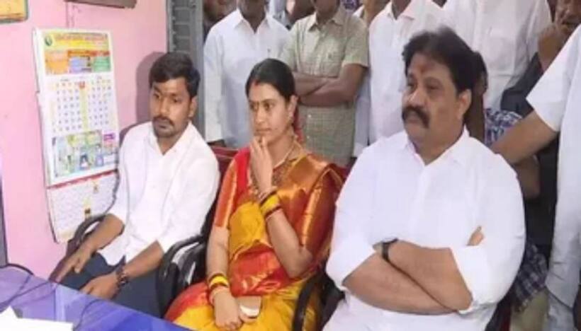 కులాంతర వివాహం.. దగ్గరుండి కూతురి ప్రేమ పెళ్లి జరిపించిన వైసీపీ ఎమ్మెల్యే.. 