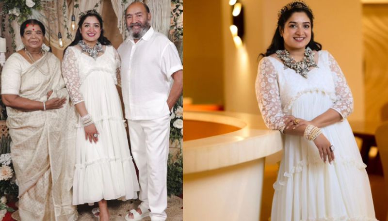 Doctor Anitha Vijayakumar Photos : நம்புங்க இவங்க வயசு 50.. அப்பா ...