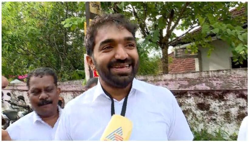 Puthuppally byelection result 2023: Chandy Oommen leads UDF to victory