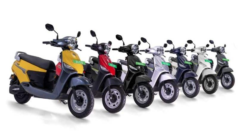 BGAUSS C12i e scooter launched with low price amazing mileage and no battery worries for seven years prn