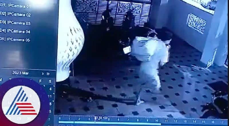 7 days continuously theft at rathinapuri in coimbatore district vel