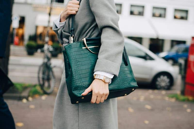 Here are 7 ways to declutter your handbag ADCEIA 