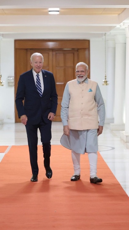 <p style="text-align: justify;">लोक कल्याण मार्ग स्थित पीएम आवास में दोनों शीर्ष नेताओं के मध्य द्विपक्षीय वार्ता हुई। इस दौरान जो बाइडेन पीएम मोदी से मिलकर खुश दिखाई दिए। </p>

<p> </p>

<p> </p>
