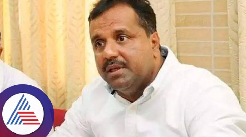 Educators are turning into communalists corrupt terrorists Says UT Khader gvd