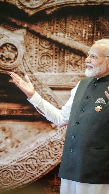 PM मोदी की पोशाक ने खींचा ध्यान