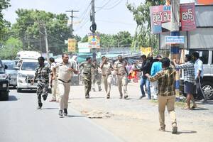 చంద్రబాబు కాన్వాయ్ నంద్యాల నుంచి విజయవాడ (ఫొటోలు)