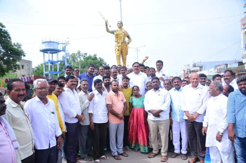 ''సబ్బండ వర్గాల ఆత్మగౌరవానికి, మహిళా చైతన్యానికి ప్రతీక చాకలి ఐలమ్మ..''