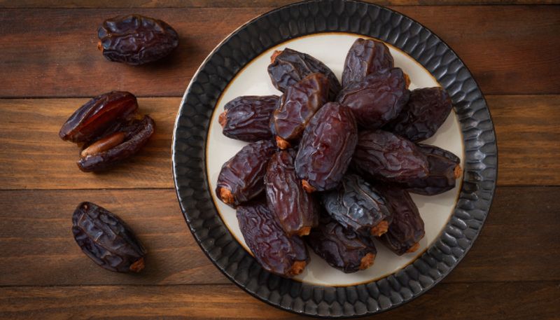 Why Patients Suffering From Irritable Bowel Syndrome Should Avoid Eating Dates azn