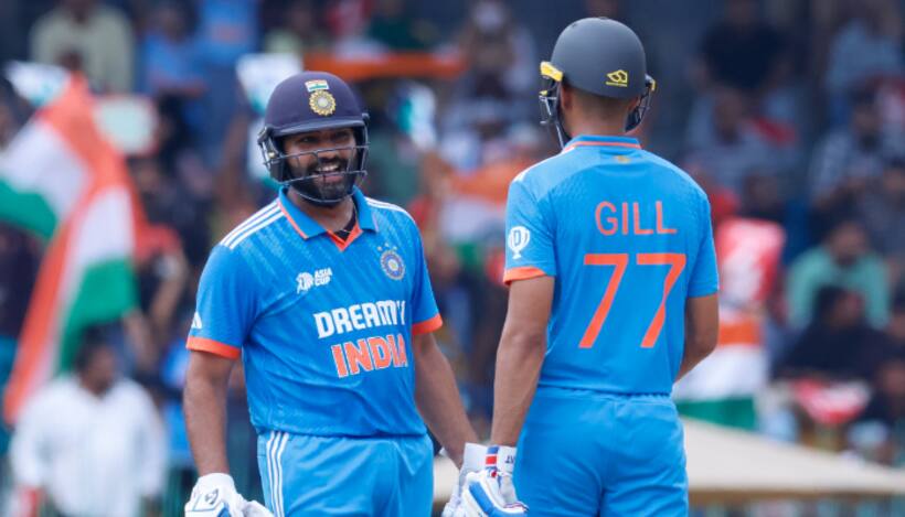 India vs Pakistan: హాఫ్ సెంచరీ చేసి అవుటైన రోహిత్, శుబ్‌మన్ గిల్... రెండు వికెట్లు కోల్పోయిన టీమిండియా...