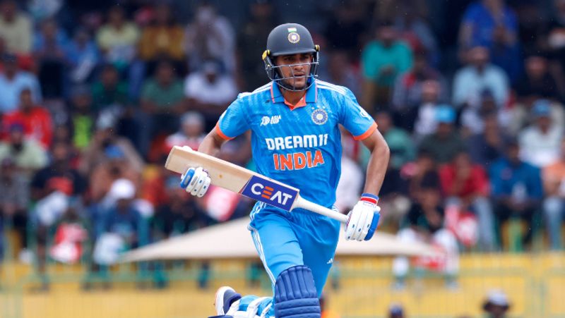 India vs Australia 2nd ODI: Shreyas Iyer, Shubman Gill attacked on Australia, Rain interrupted CRA