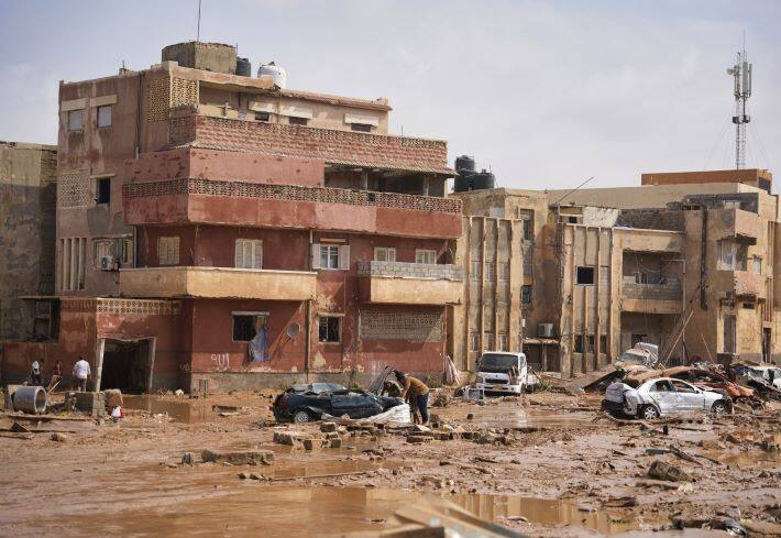 Libya floods: Dramatic videos capturing deluge that has killed 5000 people so far go viral - WATCH AJR