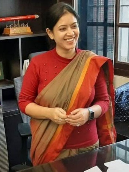 <p>डॉक्टर तनु जैन वैसे तो डेंटिस्ट थीं लेकिन डॉक्टर बनकर संतुष्ट नहीं थी, इसलिए उन्होंने यूपीएससी की परीक्षा दी। </p>
