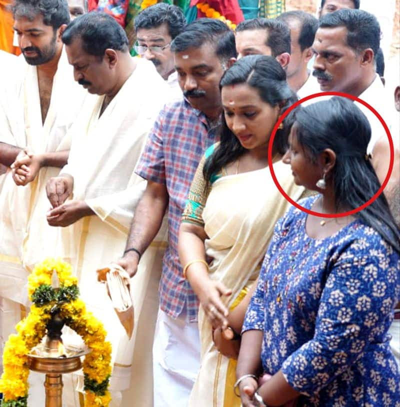 Puthuppally MLA Chandy Oommen visited temple with BJP leader Asha Nath G S claim is misleading jje 