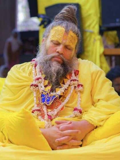 <p>वृंदावन वाले प्रेमानंदजी महाराज प्रवचनों के दौरान अपने जीवन के अनोखे किस्से बताते रहते हैं। इनमें से कुछ किस्से भूत-प्रेतों से जुड़े भी होते हैं। ये किस्से किसी को भी डरा सकती हैं।</p>

<p> </p>
