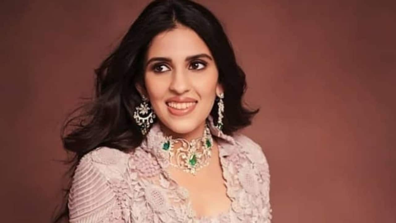 Shloka Mehta Profile: मुकेश अंबानी की बड़ी बहू, कार लवर श्लोका मेहता कौन हैं ? एजुकेशन, करियर, नेटवर्थ