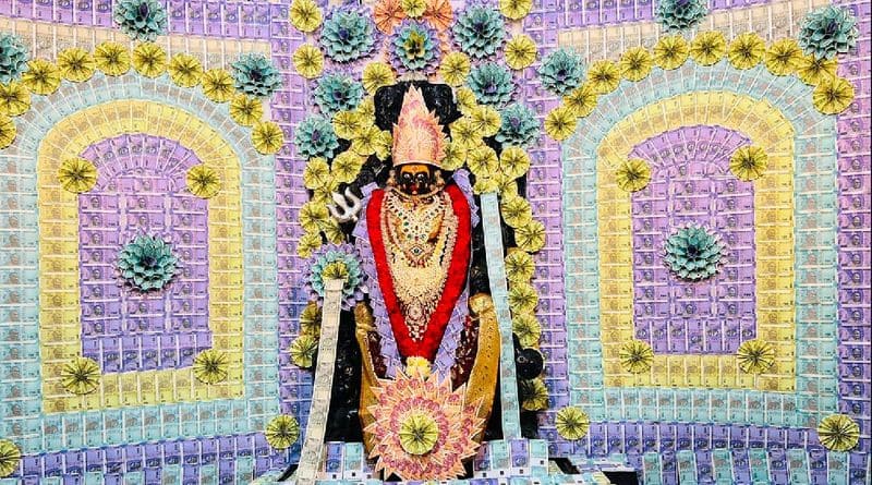 Shravanamasa special special Puja to goddess Ambabhavani of Hospet rav