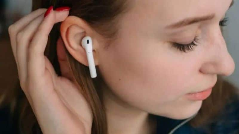 Woman ingested Apple AirPod after thinking it for vitamin shocking incident-rag