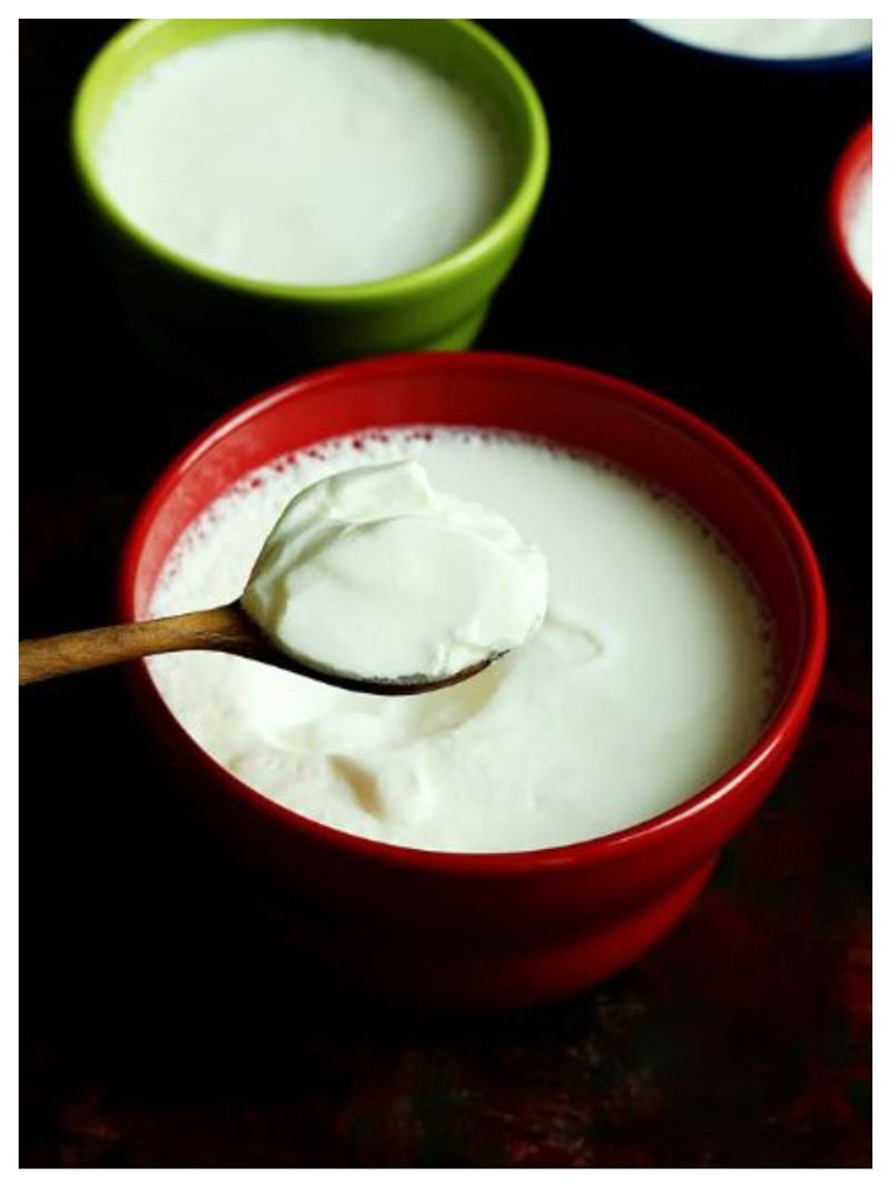 Mix the curry leaves paste with yogurt to create a thick paste