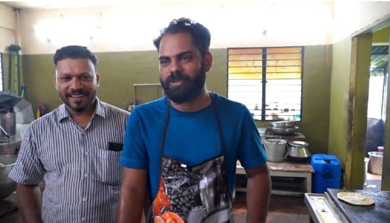 Research students makes porotta in college canteen before getting into class room afe