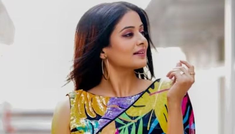 Jawan star Priyamani called 'aunty'; actress shuts up troll in swag ATG