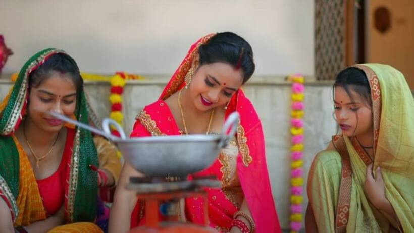 Teej special Song: पति पत्नी के प्यार से सजे इस जबरदस्त गाने ने यूट्यूब पर मचाया धमाल