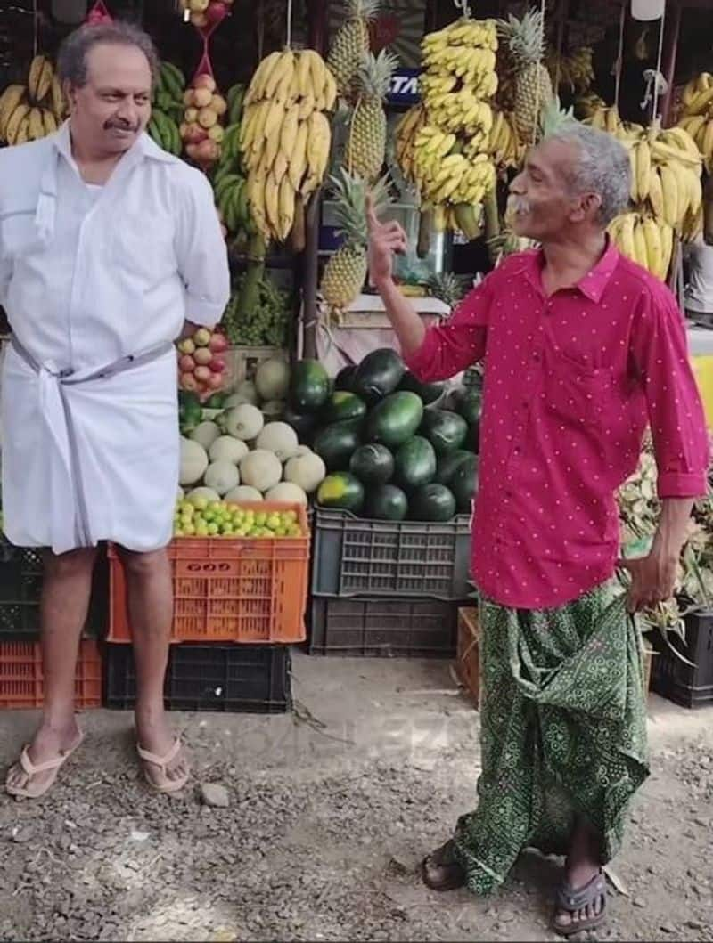 Shammi Thilakan listening to what the fan is saying about his father Thilakan nrn 