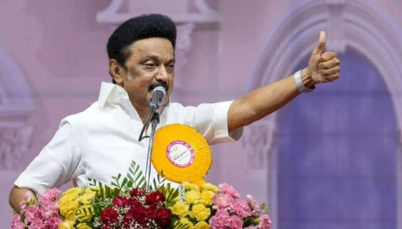 M K Stalin and Edappadi Palaniswami congratulated the English New Year KAK