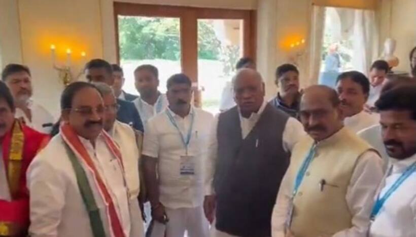 ఖ‌ర్గే స‌మ‌క్షంలో కాంగ్రెస్‌లో చేరిన మాజీ మంత్రి తుమ్మ‌ల నాగేశ్వ‌ర‌రావు..