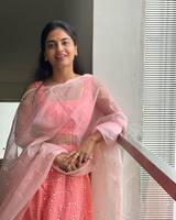 చుడీదార్‌లో బిగ్‌ బాస్‌ బ్యూటీ ఎంత క్యూట్‌గా ఉందో.. ఒరిజినల్‌ అందాలతో ట్రెడిషనల్‌ లుక్‌లో దేత్తడి హారిక రచ్చ..