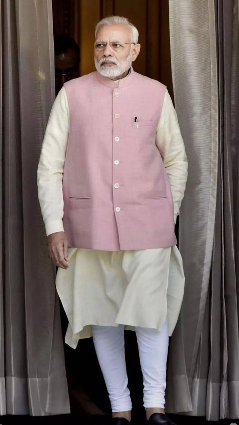 ఆర్మీలో చేరాలని..  ప్రధాని కాన్వాయ్ ముందు దూకిన యువకుడు.. వారణాసిలో ఘటన 