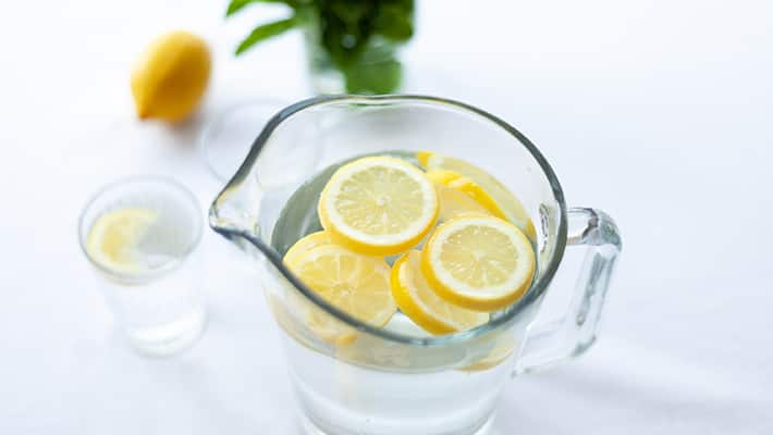 benefits of drink warm lemon water-rse- 