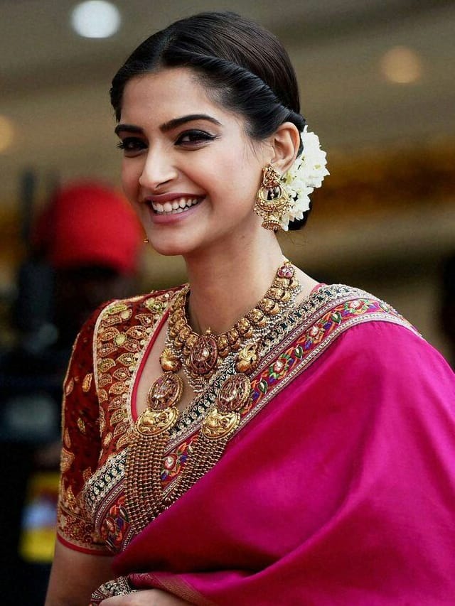 bollywood actress sonam kapoor loss weight after delivery within three months in tamil