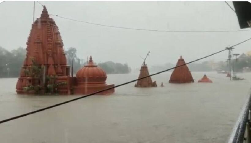 మధ్యప్రదేశ్ లో వరదలు.. ఉజ్జయినిలో నీట మునిగిన ఆలయాలు.. 