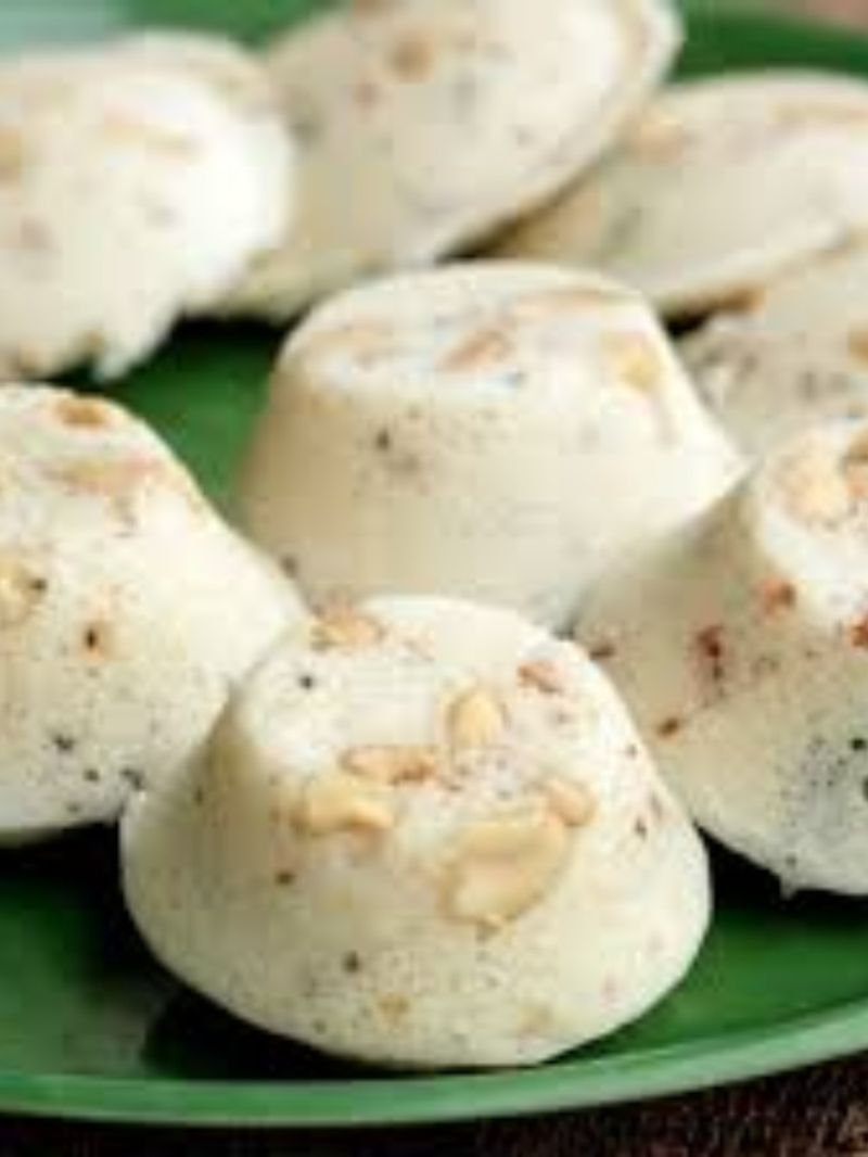 Coconut Idli Made In Coconut Shell In Bengaluru Video Went Viral roo