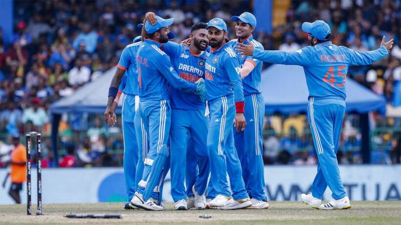 సిరాజ్ తో 10ఓవర్లు వేయించాలనుకున్నా... కానీ కోచ్ అడ్డుకున్నారు..: కెప్టెన్ రోహిత్ 
