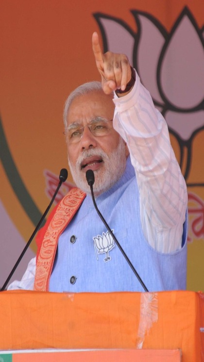 <p>पुरानी संसद में भाषण देते हुए पीएम मोदी ने भारत के 75वर्षों के इतिहास को याद किया और एक भारत-सर्वश्रेष्ठ भारत पर विचार साझा किए। </p>

