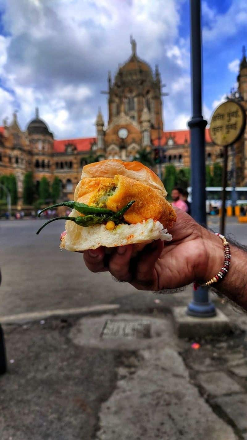 7 Mouth-Watering Street Food to Enjoy in Mumbai 7-famous-street-food iwh