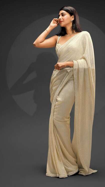 क्रीम व्हाइट साड़ी (latest  saree design)