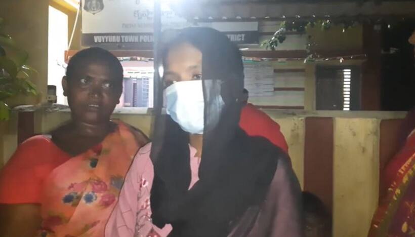 ఉయ్యూరులో దారుణం... మహిళా వాలంటీర్ పై వైసిపి నేత లైంగిక వేధింపులు  (వీడియో)