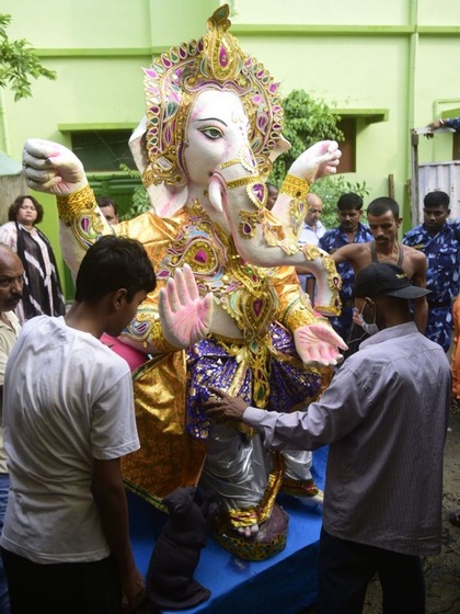 <p>घर और पंडाल में गणपति कल स्थापित किये जाएंगे </p>
