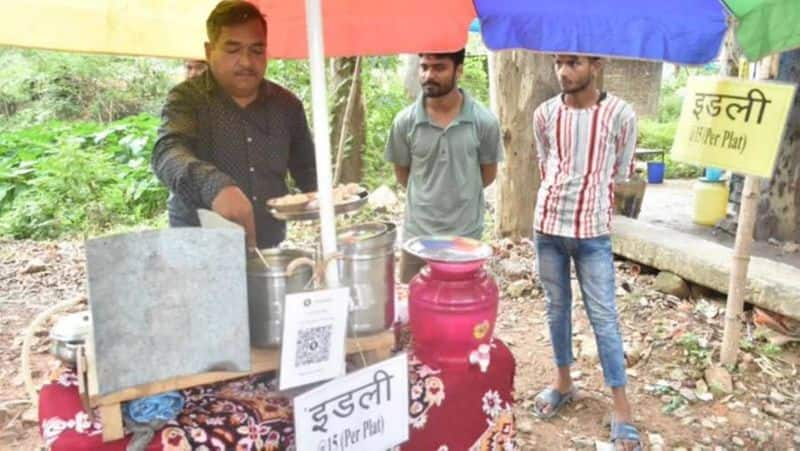 Technician Who Helped in Building Launchpad For Chandrayaan-3 Now Sells Idli in Ranchi Rya