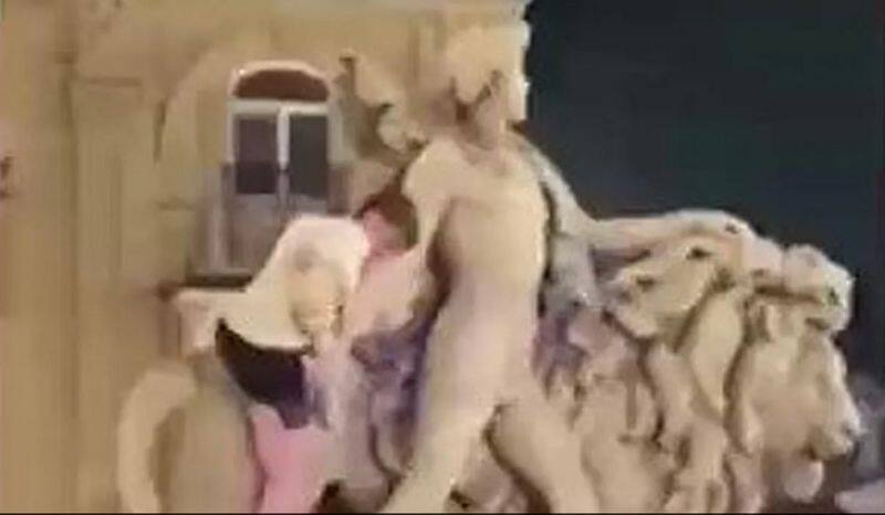 Irish tourist causes Rs 16 lakh in damages to historic lion statue in Brussels; video goes viral - WATCH snt