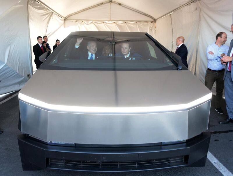 Israel PM tours Tesla factory with Elon Musk; takes ride in yet-to-be launched 'Cybertruck' - WATCH snt