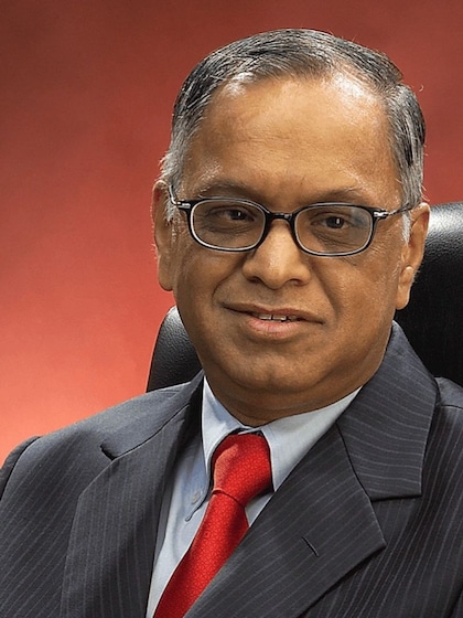 <p>नारायण मूर्ति का सॉफ़्ट्रोनिक्स डेढ़ साल में ही फेल हो गया। 5 वर्ष तक काम किया। फिर छोटी से पूंजी से इंफोसिस शुरु की। आज तीसरी सबसे बड़ी आईटी कंपनी है।</p>
