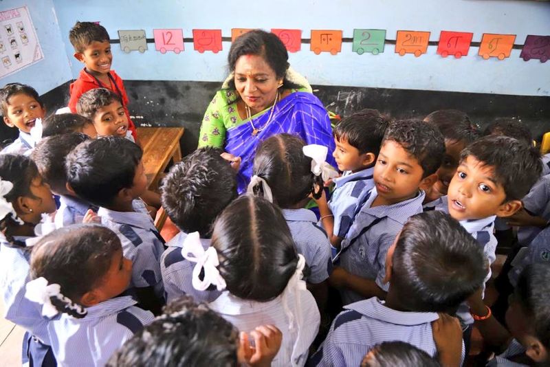 government hospitals and government schools need to support poor people says governor tamilisai soundararajan vel