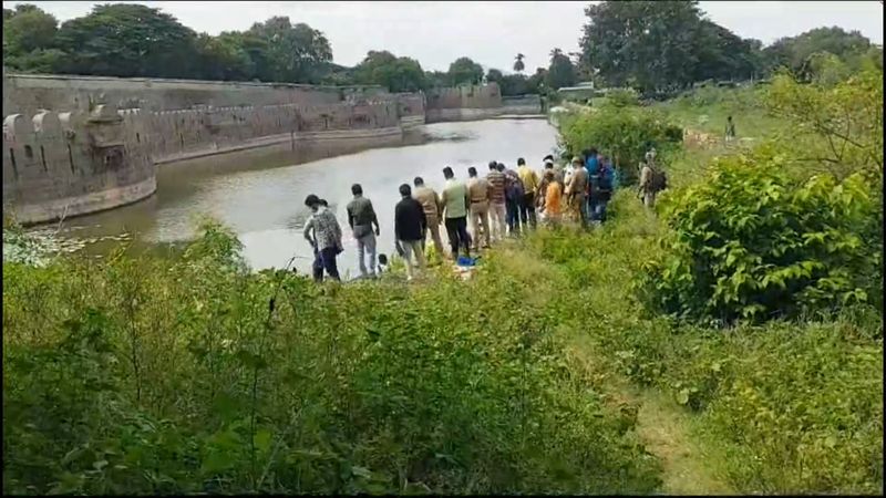 male dead body found at vellore fort in vellore district vel