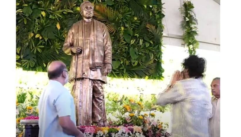 వెంకయ్యనాయుడు చేతుల మీదుగా ఏఎన్నార్ విగ్రహావిష్కరణ.. నాగార్జునకి ఎమోషనల్ మూమెంట్ 
