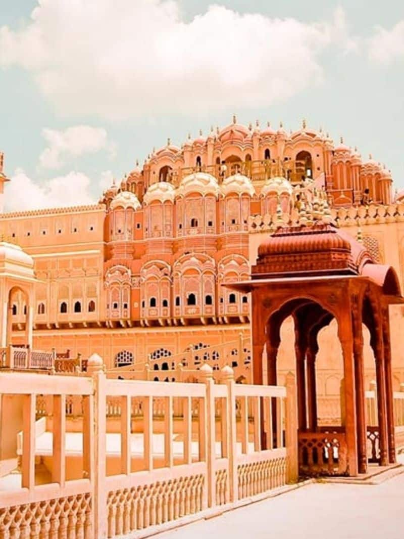 The Mesmerizing Beauty of Hawa Mahal interesting-facts-and-history-of-hawa-mahal-jaipur-rajasthan iwh